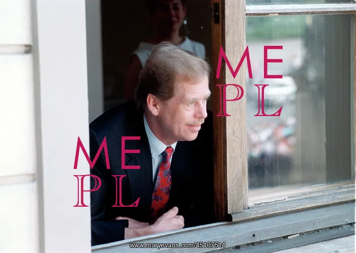 : Vaclav Havel - resignation - Prague Castle - window : Vaclav Havel - resignation - Prague Castle - window