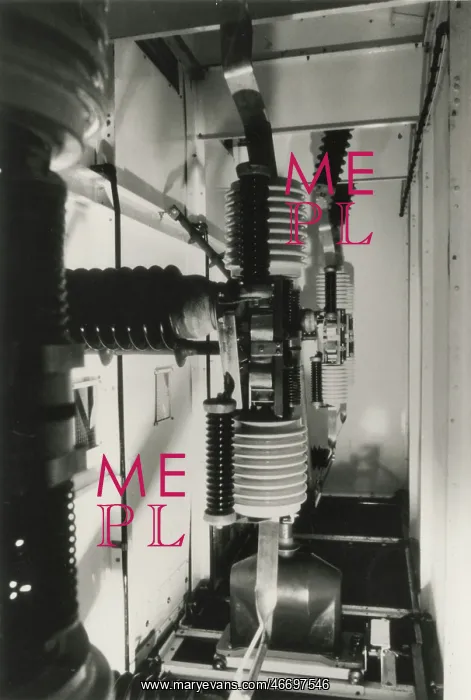 : Vacuum interrupter switch gear : Vacuum interrupter switch gear