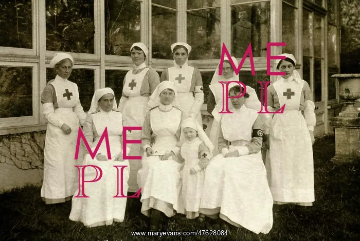 : VAD nurses, and child, at Quex : VAD nurses, and child, at Quex