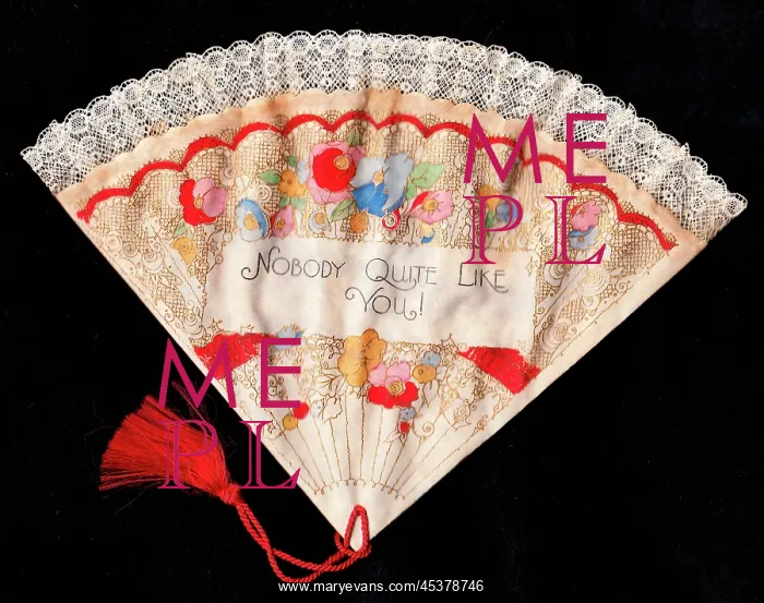 : Valentine card in the form of a fan : Valentine card in the form of a fan