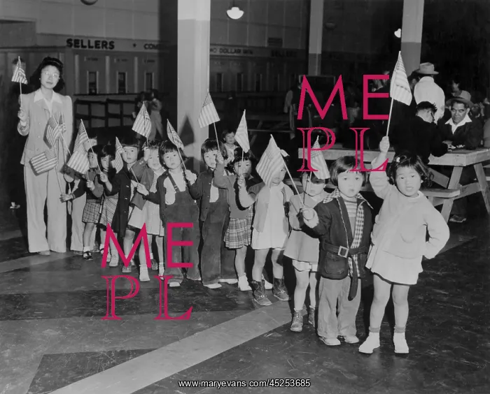 : VALUE!. Japanese-American youngsters carry flags in Americanization program : VALUE!. Japanese-American youngsters carry flags in Americanization program