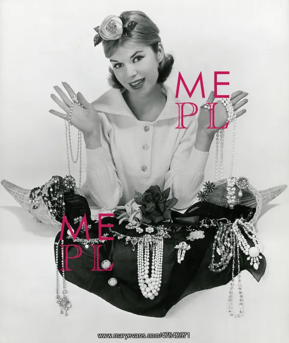 : Vanity Fair - Accessories - Hannah Heath - December 2, 1959 : Vanity Fair - Accessories - Hannah Heath - December 2, 1959