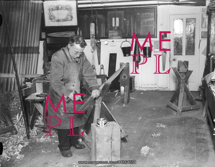 : VARNISHING OARS, 1930 : VARNISHING OARS, 1930