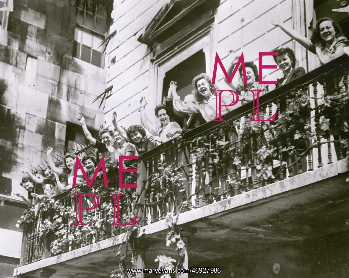  : VE Day - celebrations in London