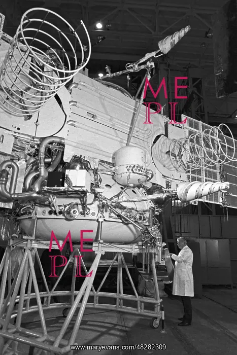 : Vega space probe, 1984 : Vega space probe, 1984