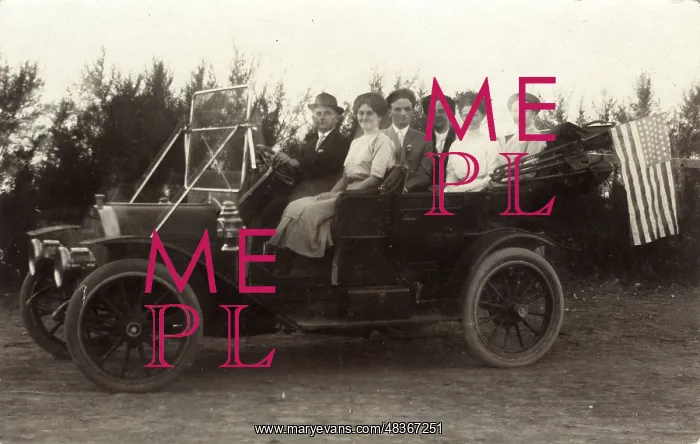  : Velie Vintage Car