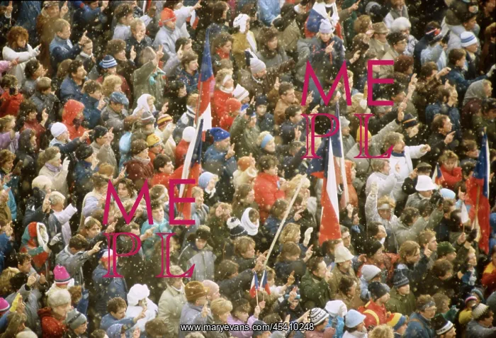: Velvet Revolution - Demonstrations in Prague : Velvet Revolution - Demonstrations in Prague