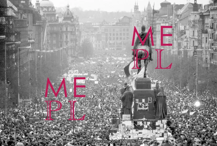 : Velvet Revolution - Demonstrations in Prague : Velvet Revolution - Demonstrations in Prague