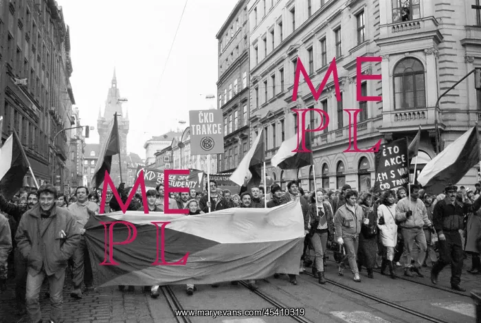 : Velvet Revolution - Demonstrations in Prague : Velvet Revolution - Demonstrations in Prague