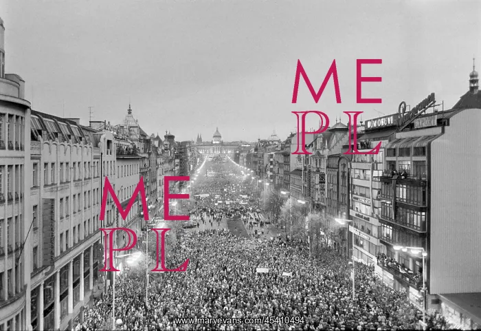 : Velvet Revolution - Demonstrations in Prague : Velvet Revolution - Demonstrations in Prague