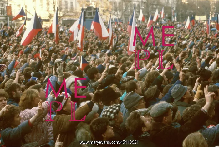 : Velvet Revolution - Demonstrations in Prague : Velvet Revolution - Demonstrations in Prague