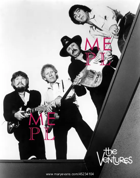 : THE VENTURES, ca. 1980. ? : THE VENTURES, ca. 1980. ?