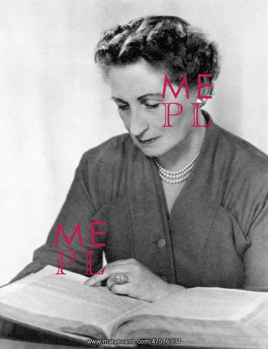: Vera Brittain by Madame Yevonde : Vera Brittain by Madame Yevonde