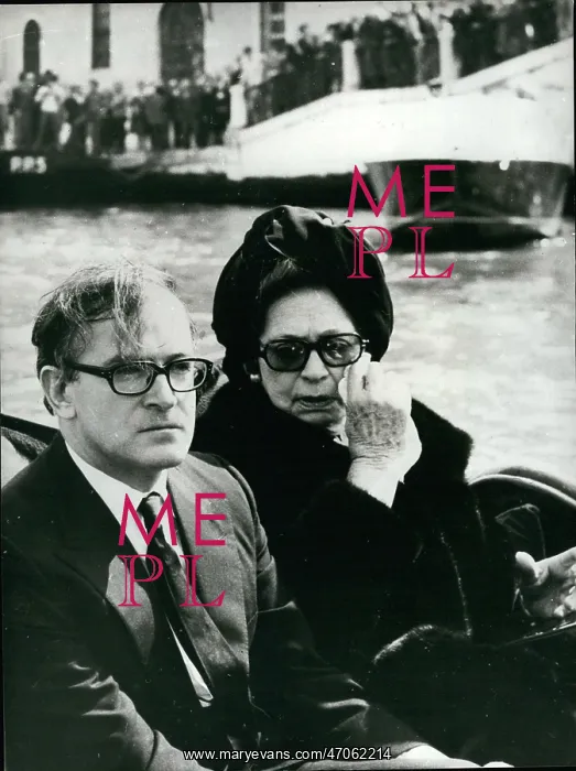 : Vera Stravinsky and Robert Craft, funeral of Igor Stravinsky : Vera Stravinsky and Robert Craft, funeral of Igor Stravinsky