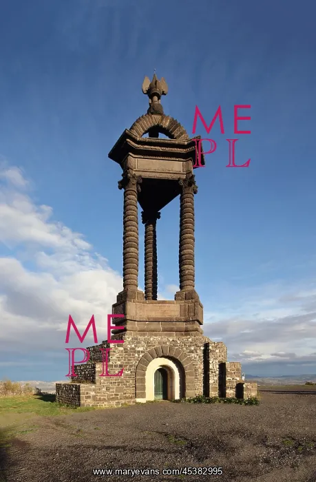 : Vercingetorix Monument, 1903, by Jean Teillard : Vercingetorix Monument, 1903, by Jean Teillard