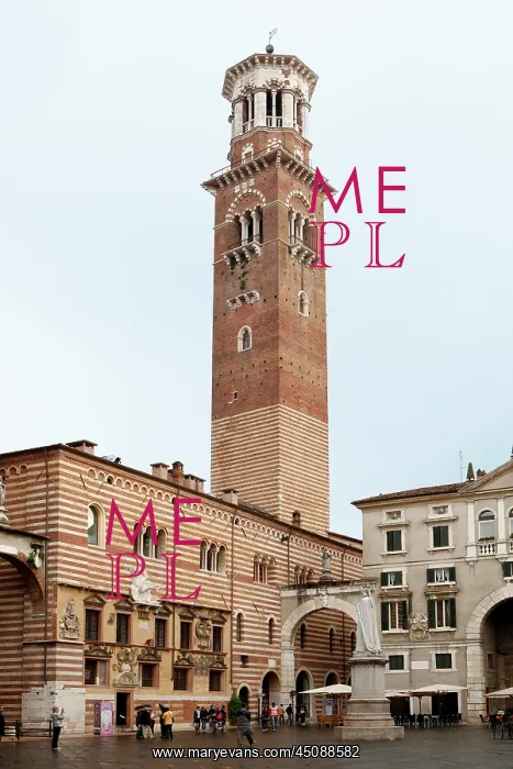 : Verona. Low angle view of Piazza dei Signori, Verona : Verona. Low angle view of Piazza dei Signori, Verona