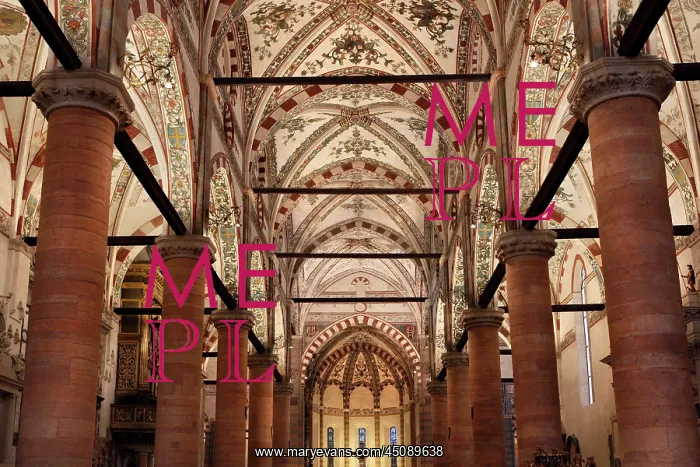 : Verona. Low angle view of the central nave, Basilica of Saint Anastasia : Verona. Low angle view of the central nave, Basilica of Saint Anastasia