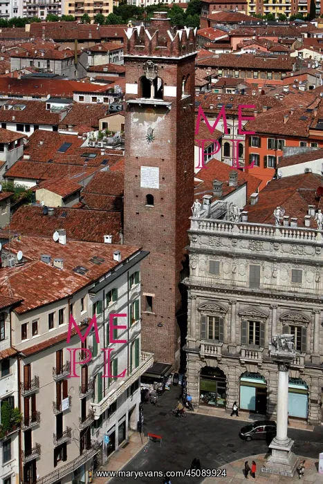 : Verona. View from the Lamberti tower of the Gardello tower and Palazzo Maffei : Verona. View from the Lamberti tower of the Gardello tower and Palazzo Maffei