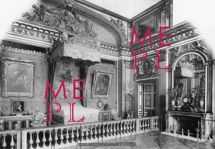 : VERSAILLES / CHAMBER 1904 : VERSAILLES / CHAMBER 1904