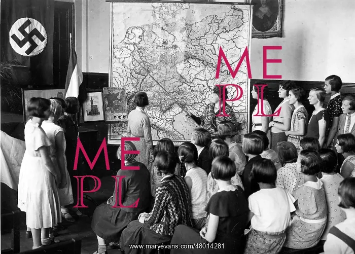 : Versailles manifestation in a school, 1933 : Versailles manifestation in a school, 1933