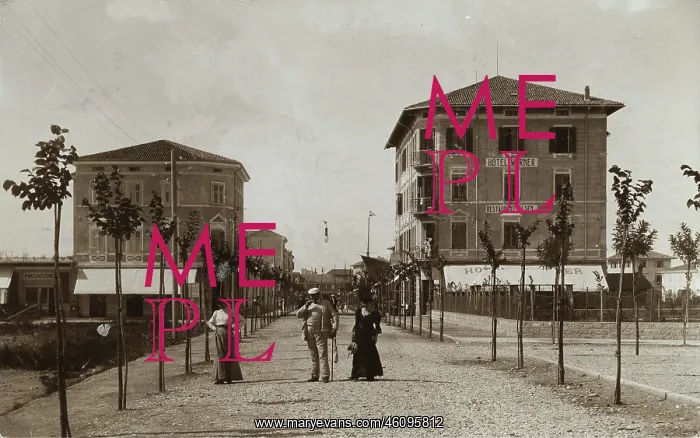 : Grado. Viale Gradenigo. Right Hotel Warner. 1908. Photograph : Grado. Viale Gradenigo. Right Hotel Warner. 1908. Photograph