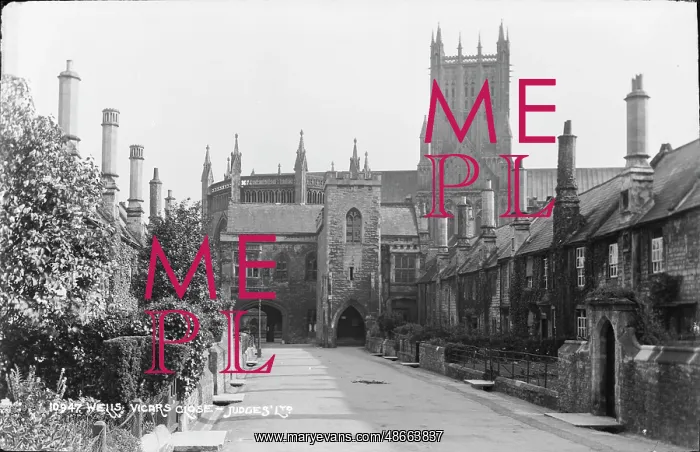  : Vicars Close in Wells