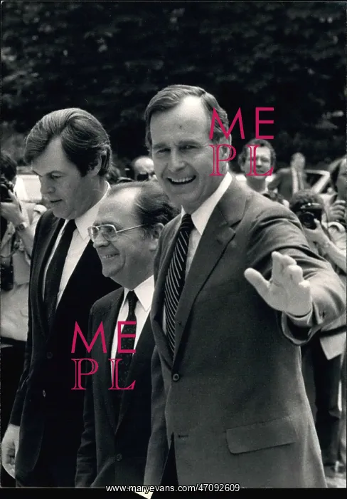 : Vice-President George Bush in Paris : Vice-President George Bush in Paris