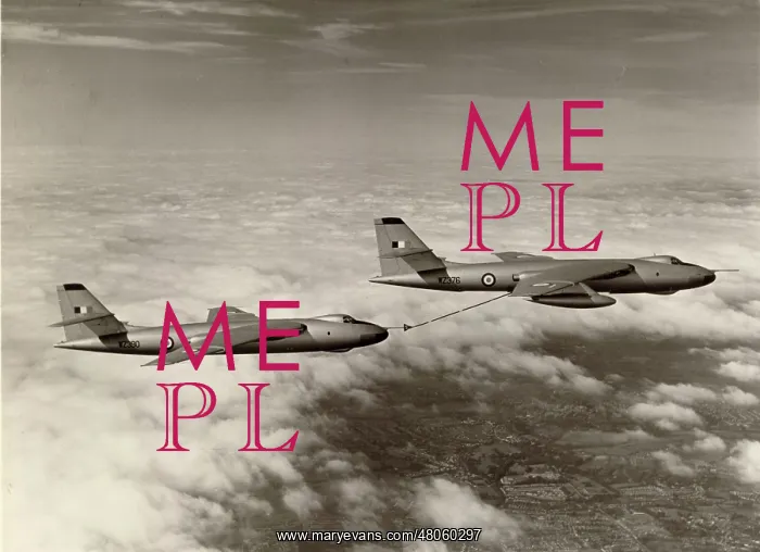 : Vickers Valiant refuels another Valiant : Vickers Valiant refuels another Valiant