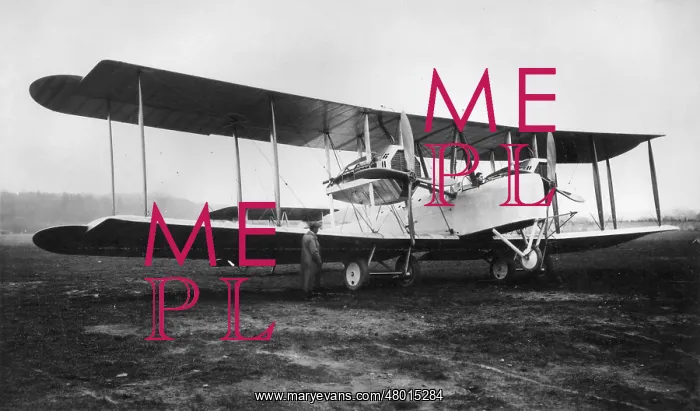 : Vickers Vimy aeroplane with Rolls Royce engines : Vickers Vimy aeroplane with Rolls Royce engines