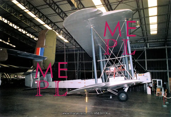  : Vickers Vimy replica NX71MY