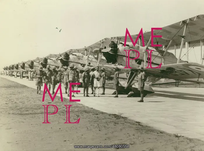 : Vickers Vincents of No47 Squadron lined up for ceremonial : Vickers Vincents of No47 Squadron lined up for ceremonial
