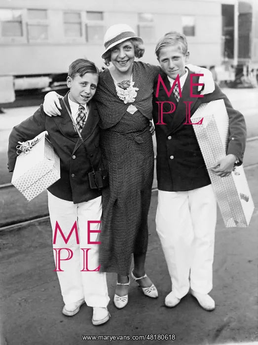 : Vicki Baum with her sons, 1932 : Vicki Baum with her sons, 1932
