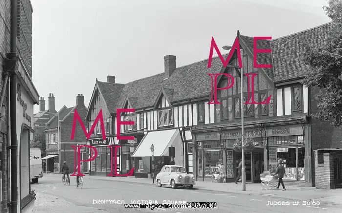 : Victoria Square in Droitwich : Victoria Square in Droitwich