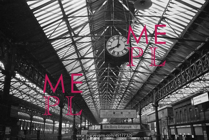 : Victoria Station : Victoria Station