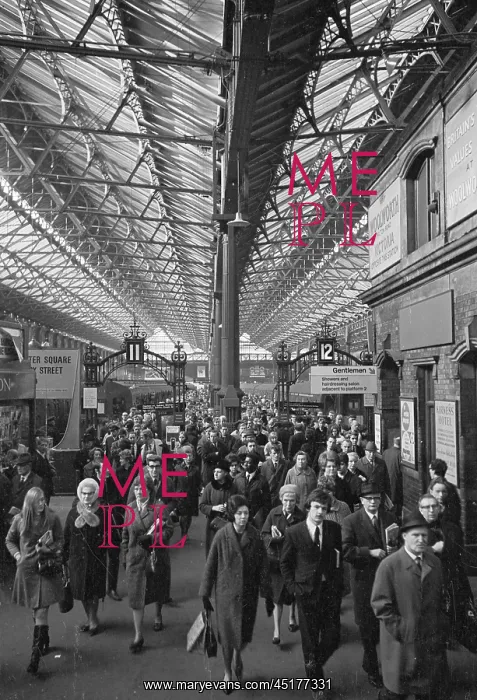 : Victoria Station : Victoria Station