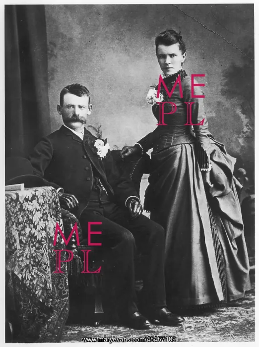 : VICTORIAN COUPLE : VICTORIAN COUPLE