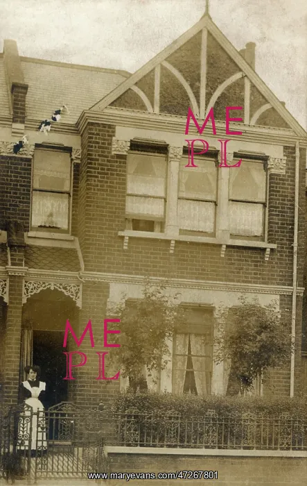 : VICTORIAN SEMI : VICTORIAN SEMI