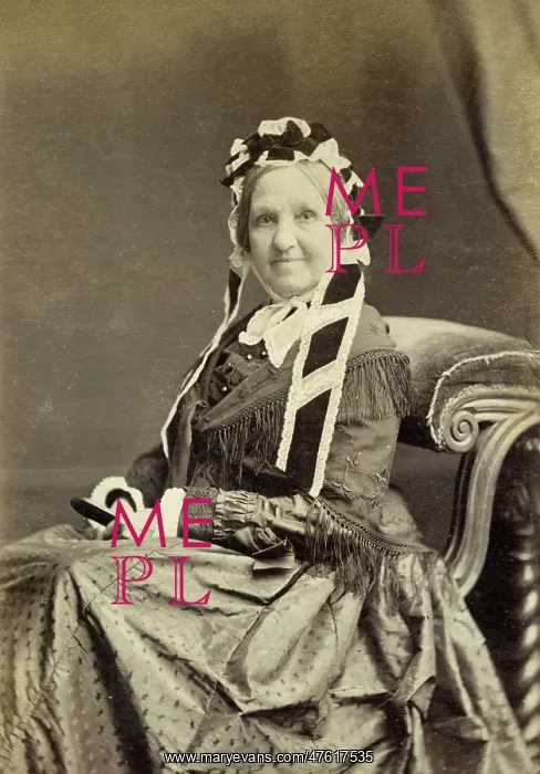 : Victorian woman in studio portrait : Victorian woman in studio portrait