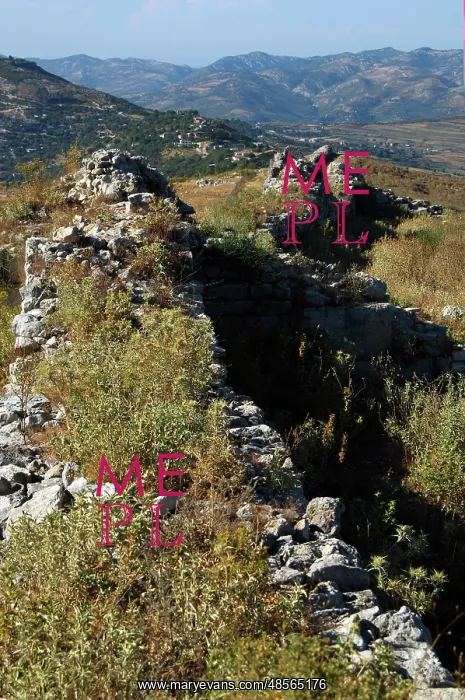 : Victorinus wall. Late IV century A.C. Byllis Ruins. Republi : Victorinus wall. Late IV century A.C. Byllis Ruins. Republi
