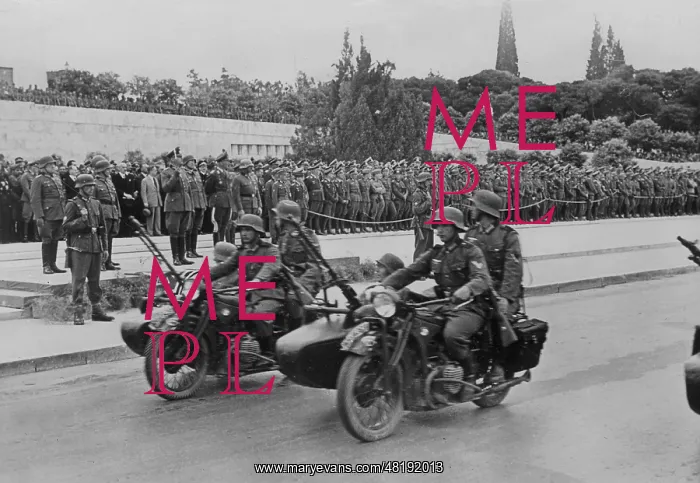 : Victory parade in Athens, 1941 : Victory parade in Athens, 1941