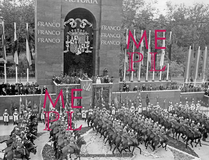 : Victory parade in Madrid, 1939 : Victory parade in Madrid, 1939