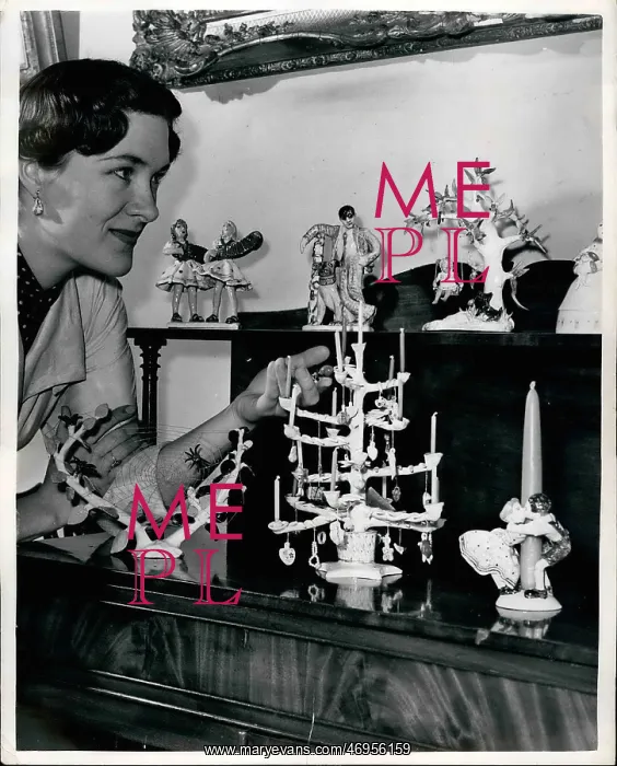 : Vida Brook with pottery she has made, London : Vida Brook with pottery she has made, London