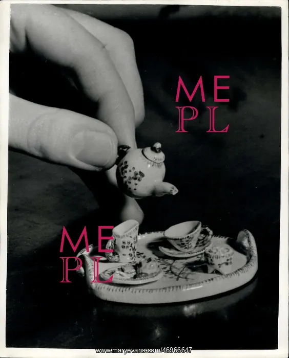 : Vida Brook with pottery she has made, London : Vida Brook with pottery she has made, London