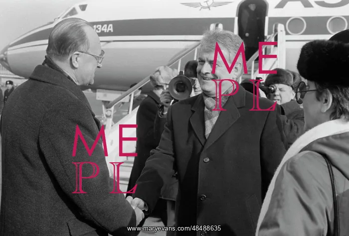 : Vidoje Zarkovic visits USSR : Vidoje Zarkovic visits USSR