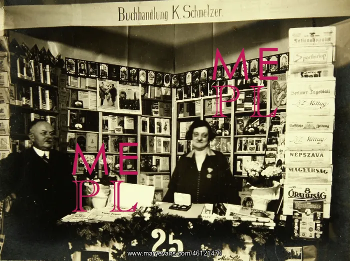 : Vienna, Austria, 1930 - at a Book Store : Vienna, Austria, 1930 - at a Book Store
