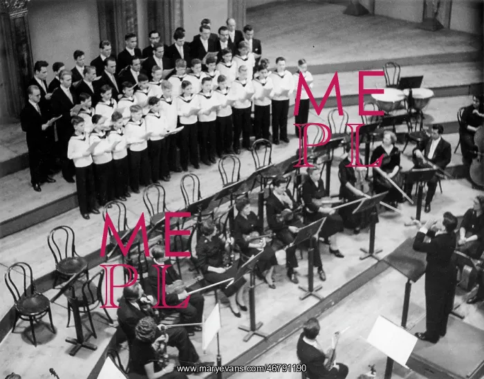  : Vienna Boys Choir conducted by Gerhard Track