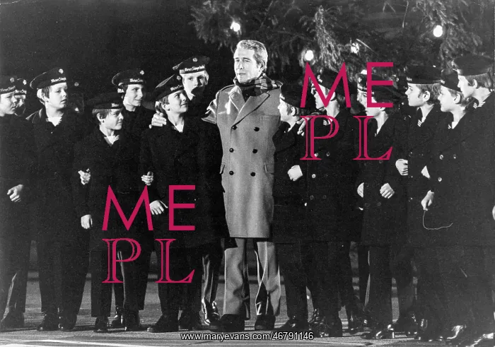 : Vienna Boys Choir with singer Perry Como : Vienna Boys Choir with singer Perry Como