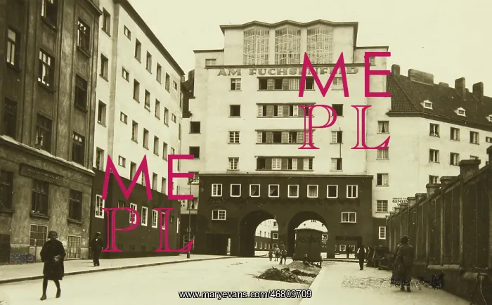 : Vienna communal housing complex Am Fuchsenfeld : Vienna communal housing complex Am Fuchsenfeld