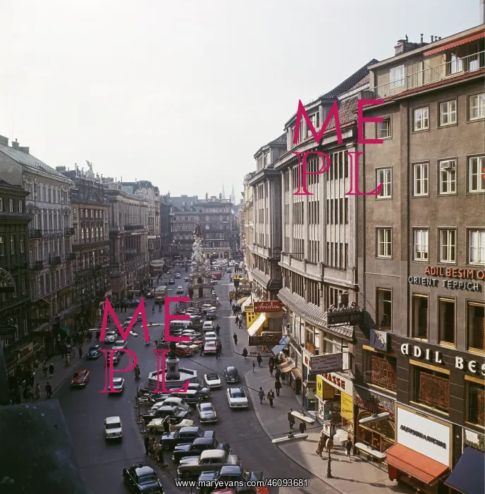 : Vienna. The Graben with the plague column. Austria : Vienna. The Graben with the plague column. Austria