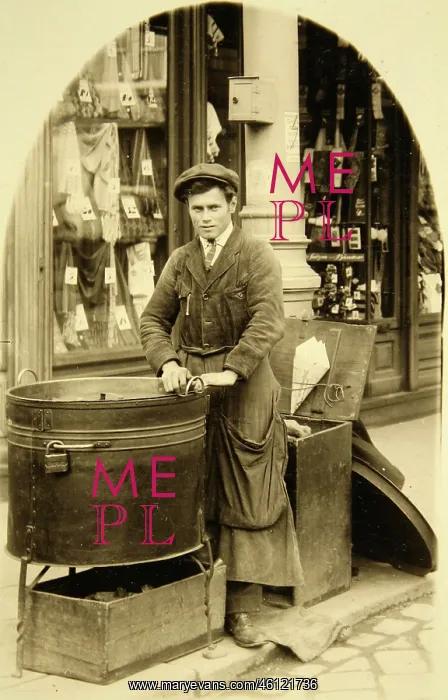: Vienna: Maronibrater with his frying pan : Vienna: Maronibrater with his frying pan